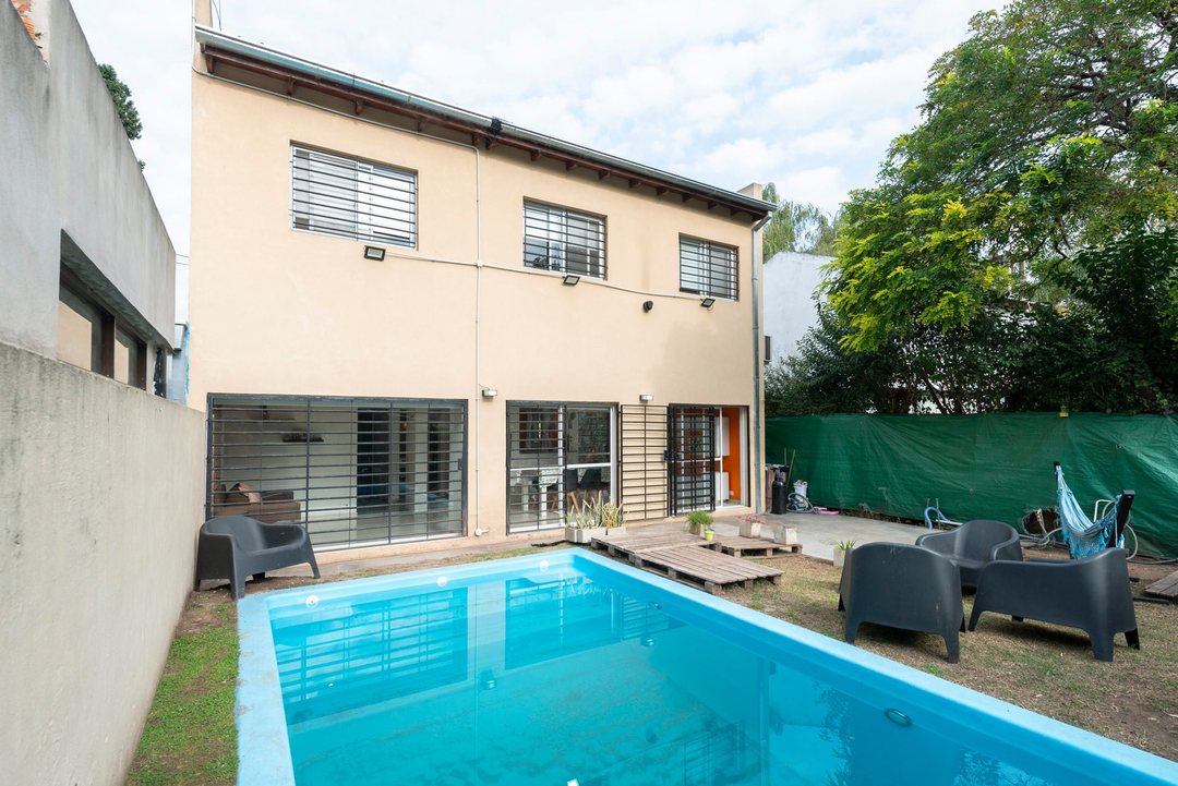 VENTA CASA 4 AMBIENTES C/PILETA EN TORTUGUITAS
