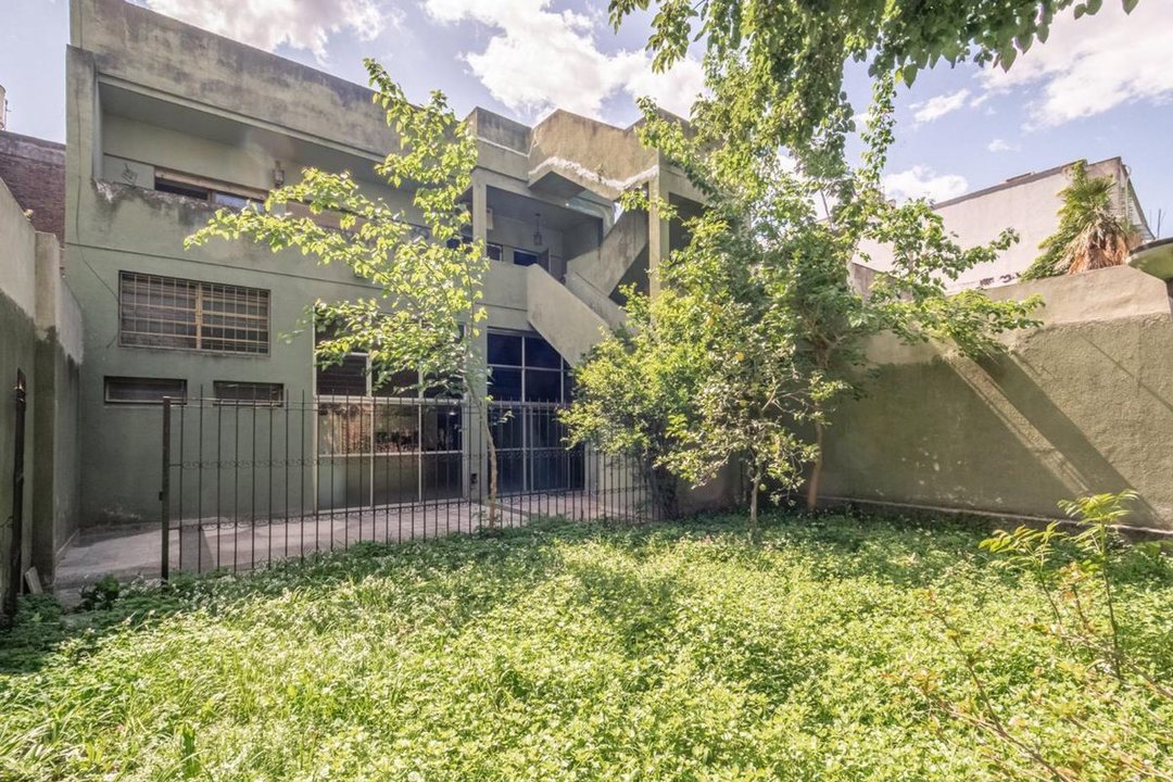 VENTA-5 AMBIENTES- CON PATIO- VILLA LUGANO