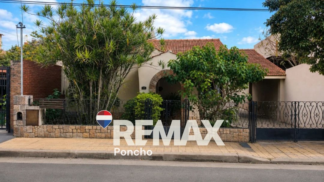SE VENDE CASA 5 AMBIENTES CHACABUCO 936