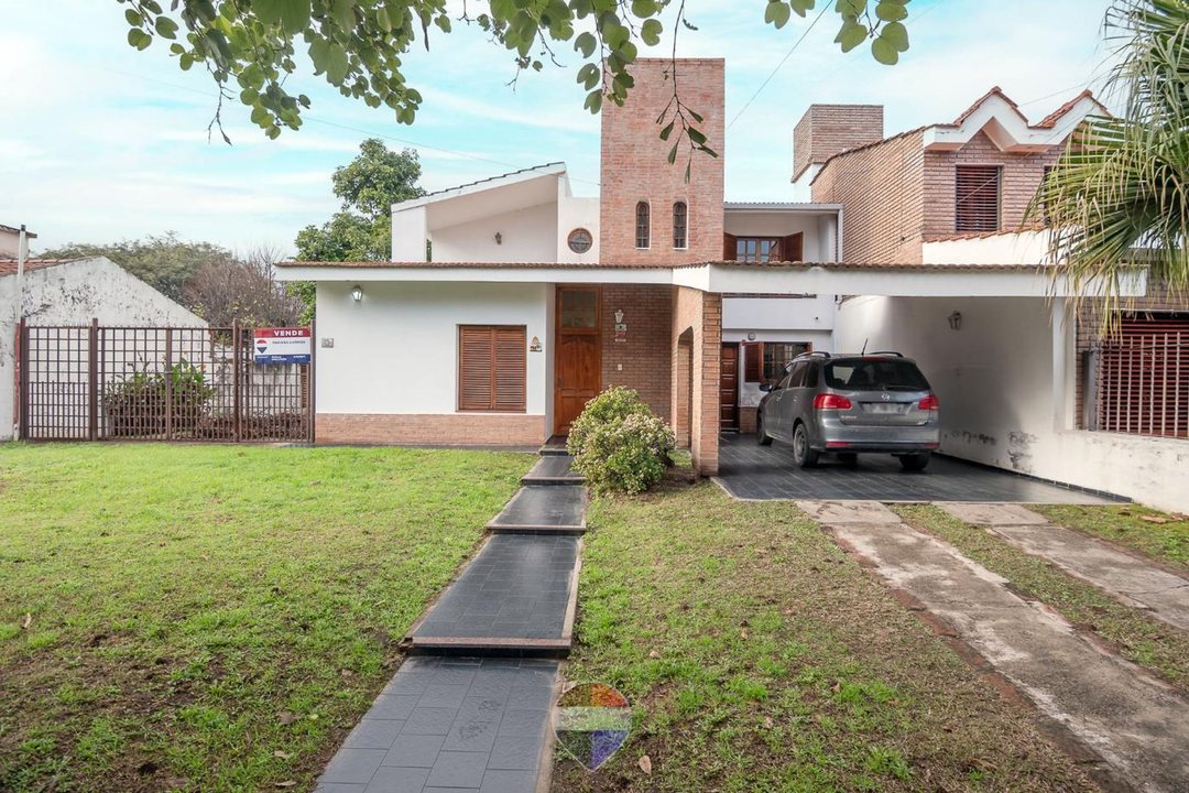 VENTA CASA 5DORM  PILETA MARQUES DE SOBREMONTE CBA