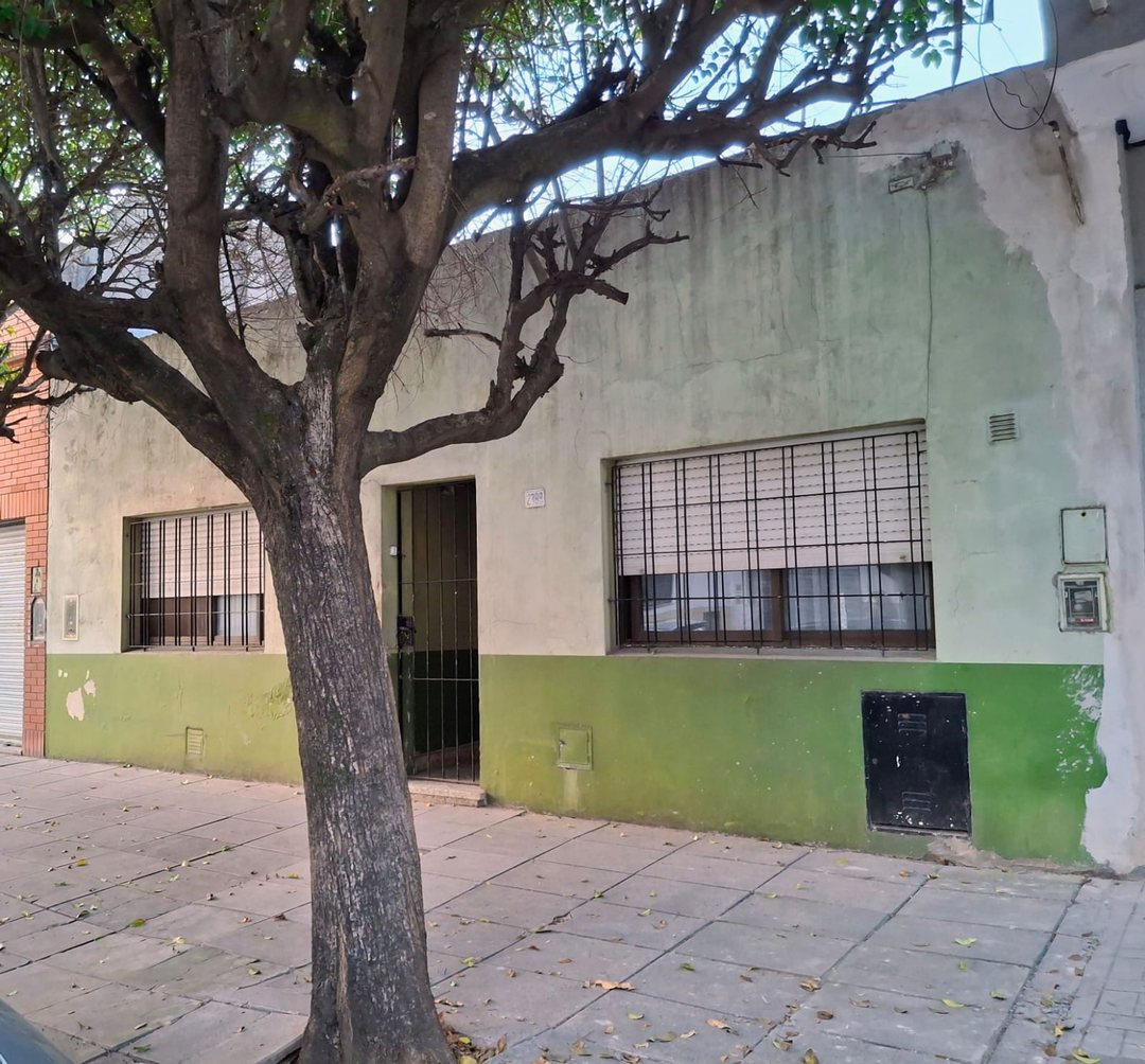 Casa en venta en Villa Maipú 6 amb. para reciclar