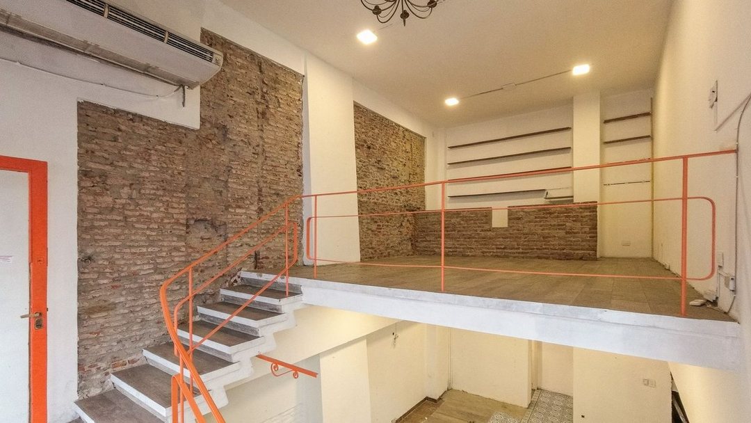 LOCAL DOBLE ALTURA RECOLETA VENTA CON RENTA