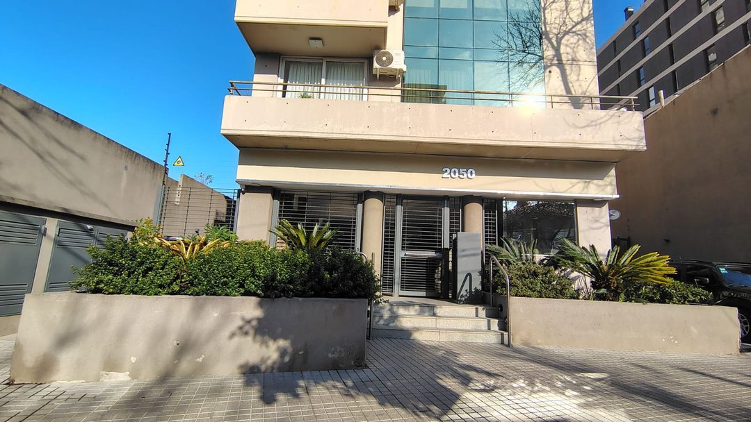 VENTA DEPTO MONOAMB C/ COCHERA PILETA SUM BECCAR