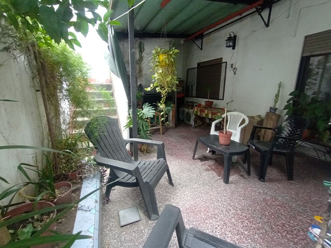 VENTA CASA 4 AMB 2 BAÑOS PATIO TERRAZA CASEROS
