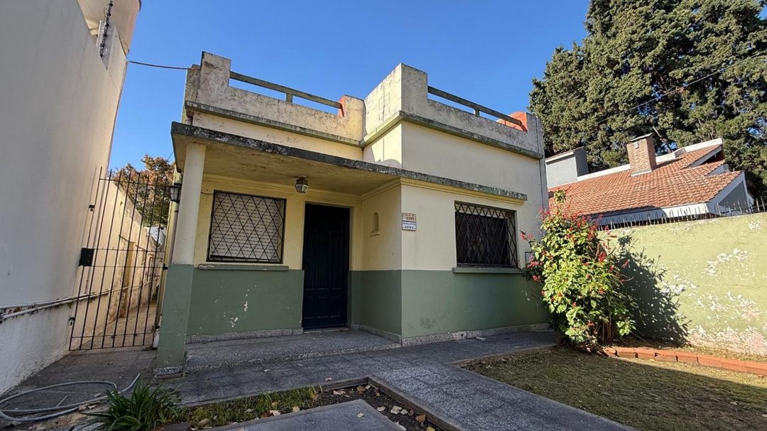 Venta casa lote propio 3 amb a reciclar Ballester
