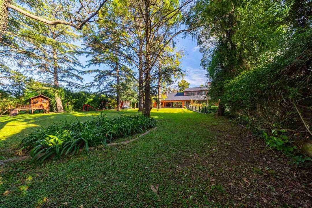 VENTA CASA 5 DORMITORIOS FRENTE AL RIO-ARROYO SECO