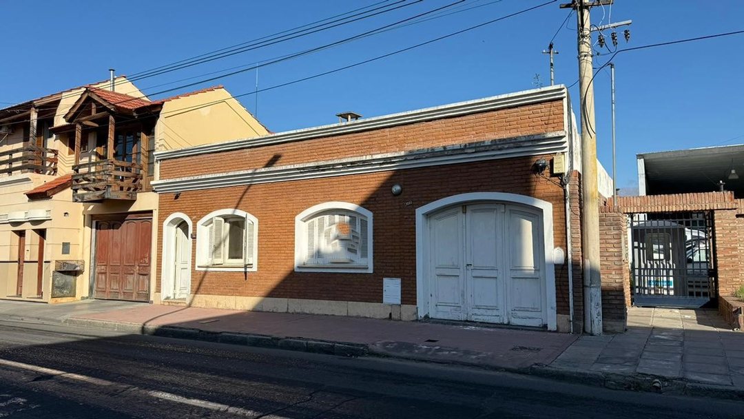CASA EN VENTA – CENTRO DE CATAMARCA