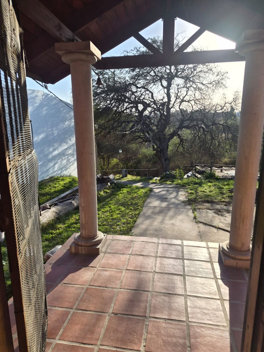 VENDE CASA TRES DORMITORIOS QUEBRADA DE LAS ROSAS