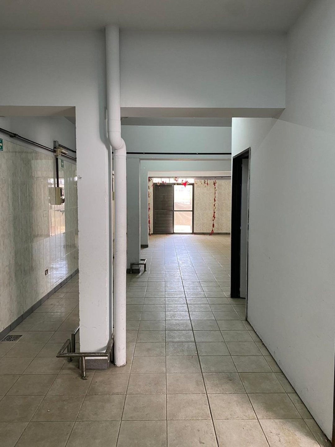 VENTA PH CON LOCAL Y TERRAZA