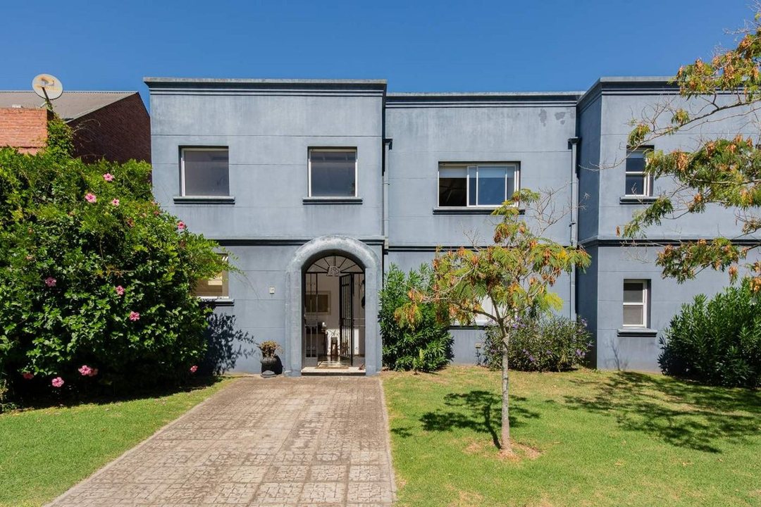 VENTA CASA 5 AMB SUITE PB BARRIO TRES HORQUETAS