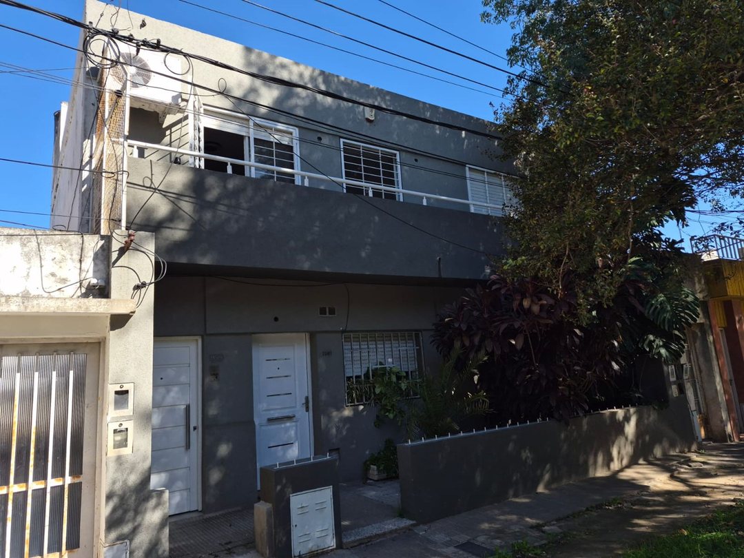 CASA EN VENTA 2 DORMITORIOS PLANTA ALTA