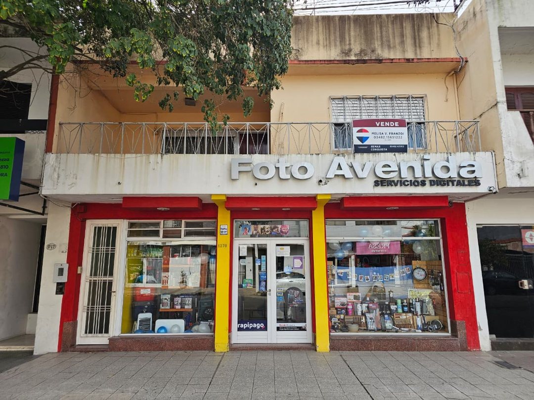 Casa con Local en Venta sobre Patricio Diez