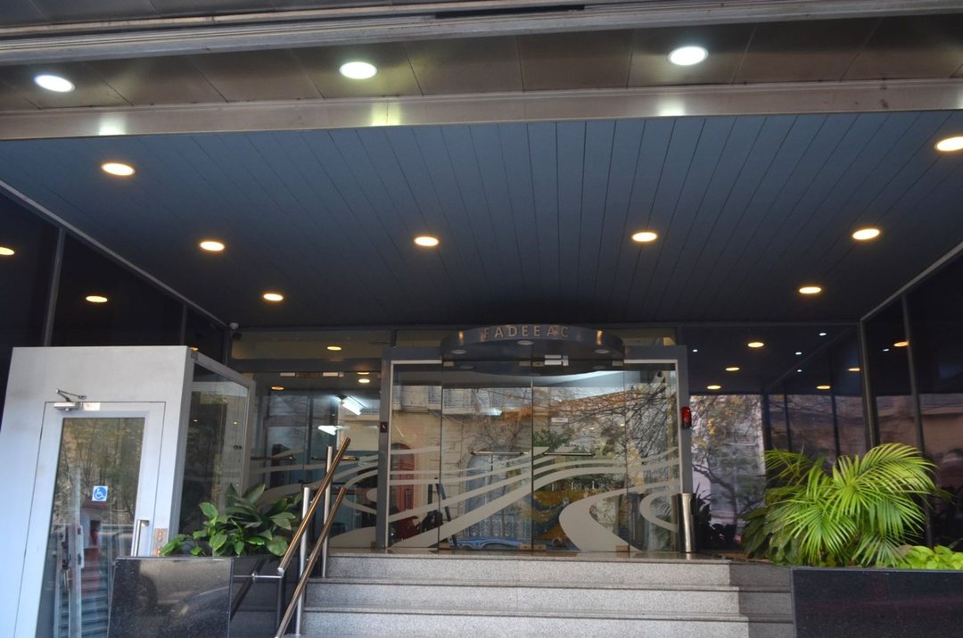 ALQUILER OFICINAS -ALMAGRO  EDIF IMPECABLE  ESTADO