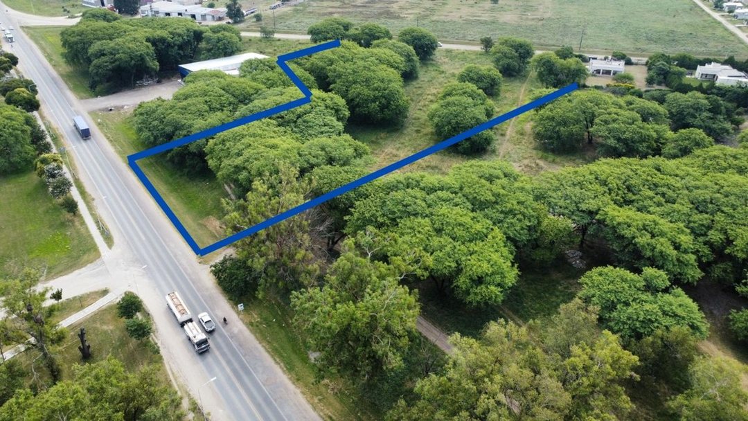 Terreno comercial sobre Ruta 11