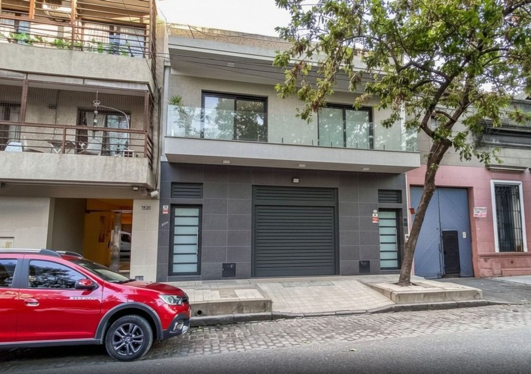 VENTA CASA 6 AMB BARRACAS CON COCHERA Y TERRAZA