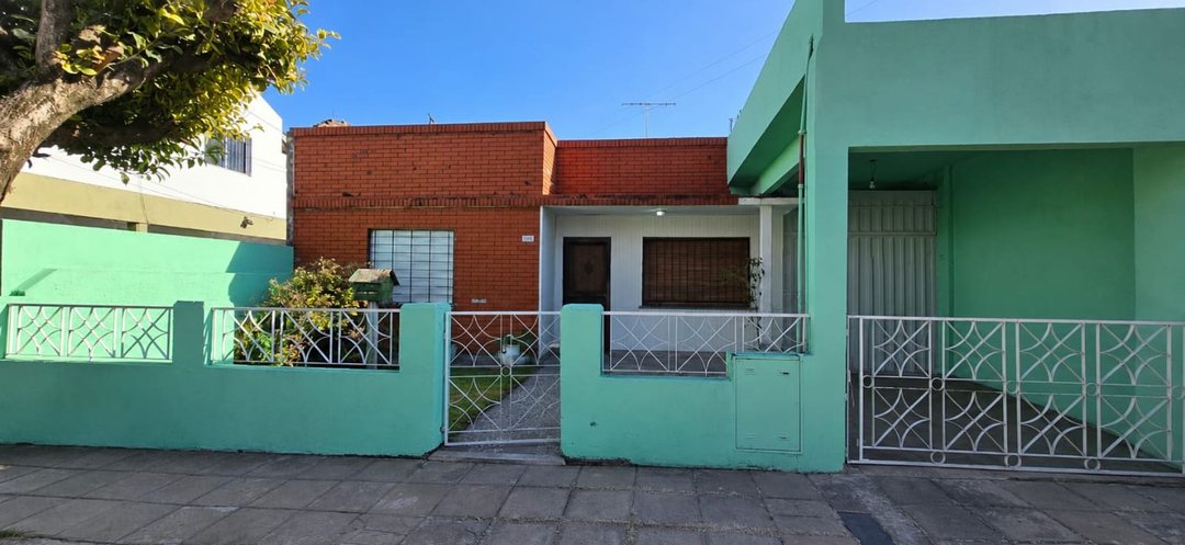 Venta casa en Isidro casanova