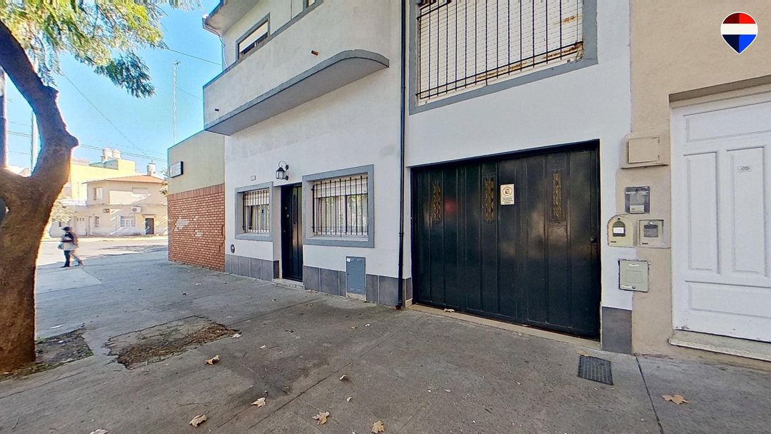 VENTA CASA MONTE CASTRO 5 AMBIENTES MULTIFAMILIAR
