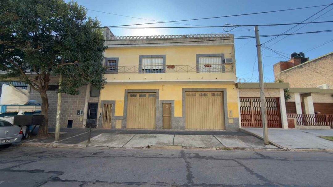 VENTA CASA 3 AMB+2 GALPONES C/ FONDO EN SAN MARTIN