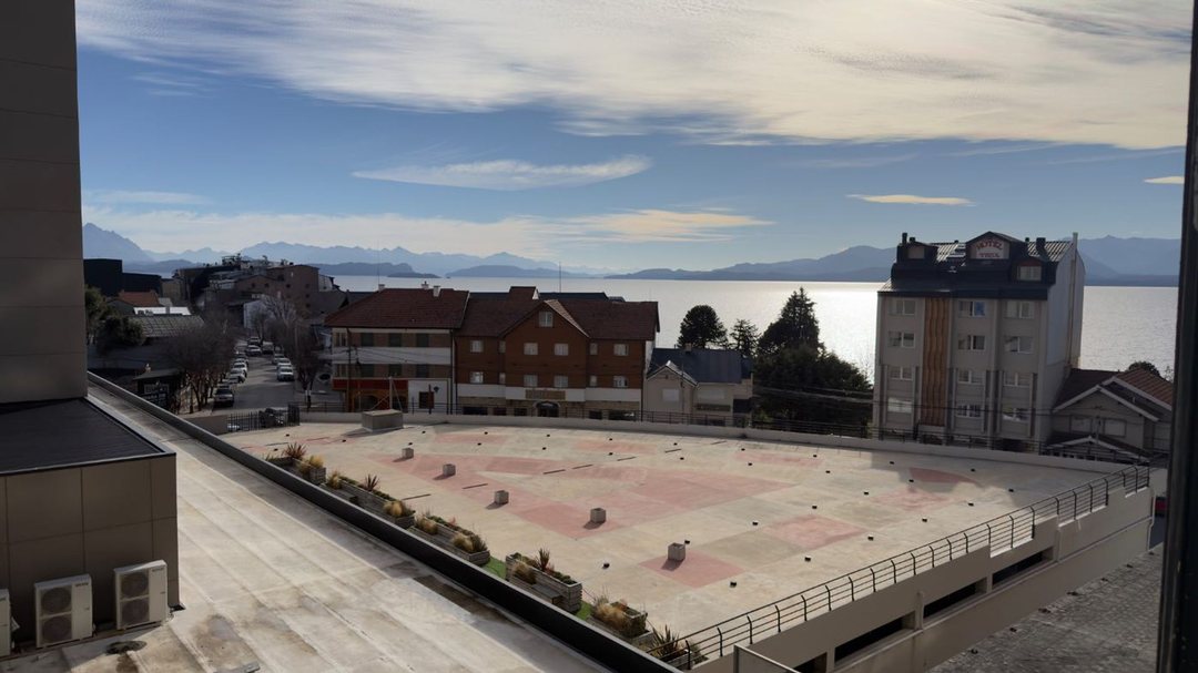 MONOAMBIENTE CON VISTA AL LAGO - BARILOCHE CENTER