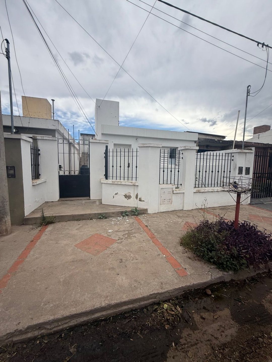 Venta CASA + 2 DEPTOS-B San Fernado-Cordoba