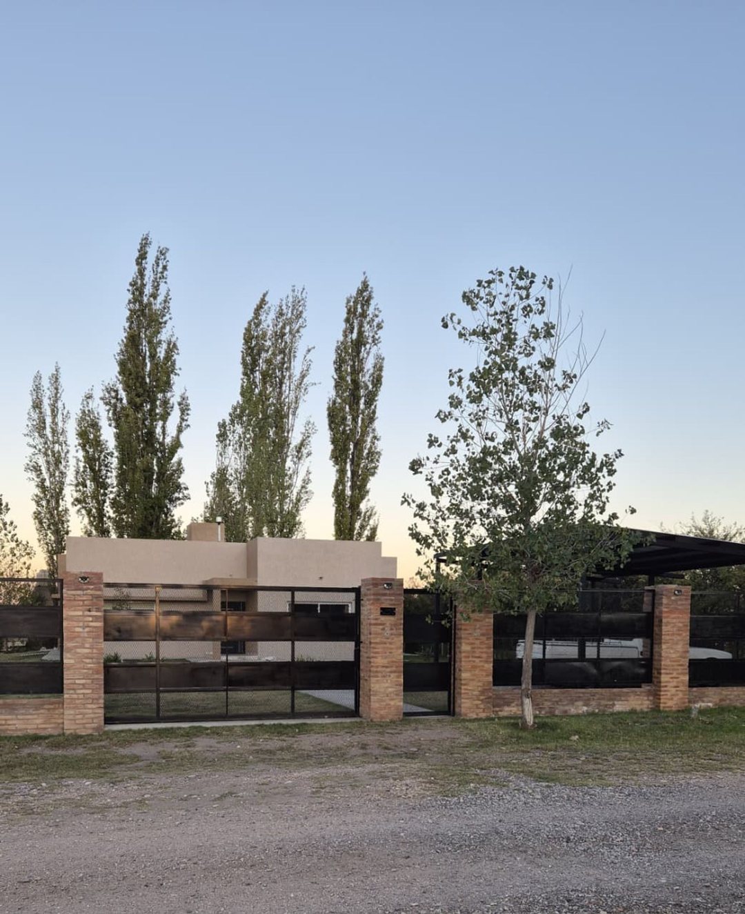 Casa en venta  3 dorm- Las Paredes - APTA CREDITO