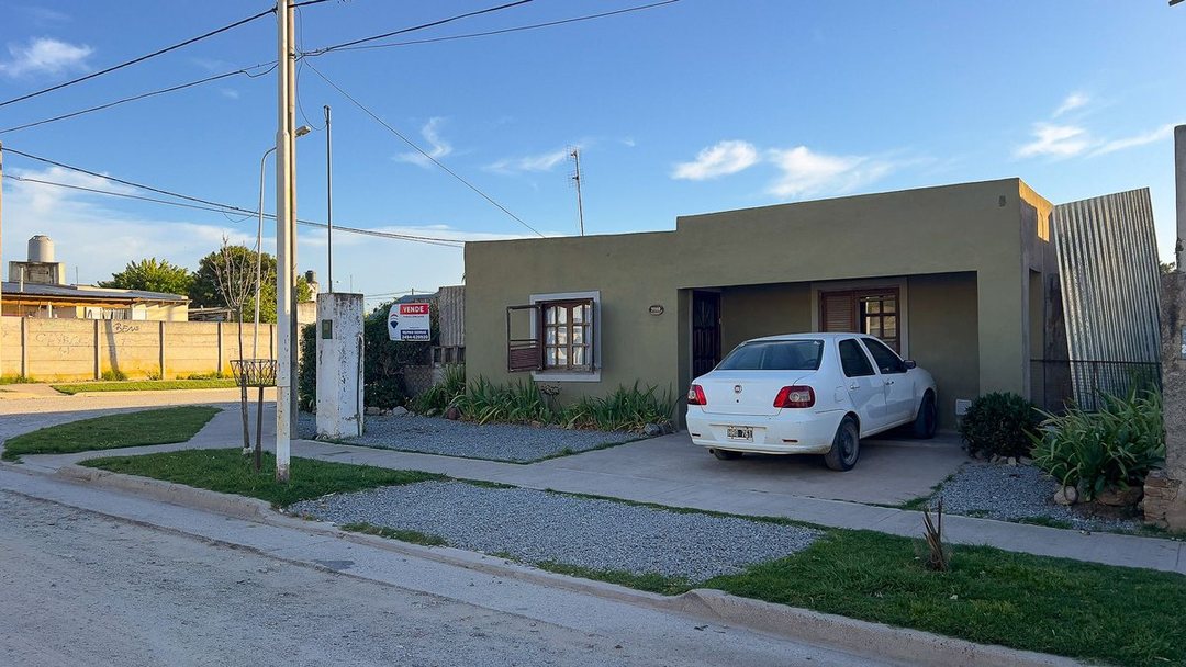 VENTA CASA A REFACCIONAR - TANDIL