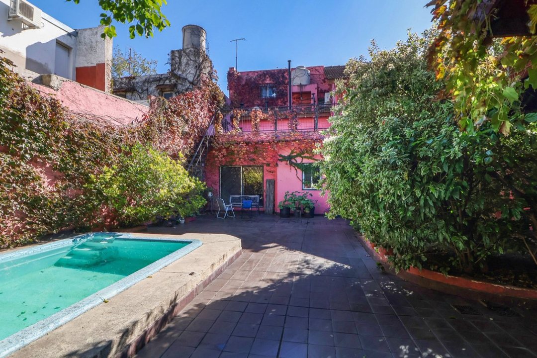 VENTA CASA LOTE PROPIO 5AMB JARDIN PILETA SAAVEDRA