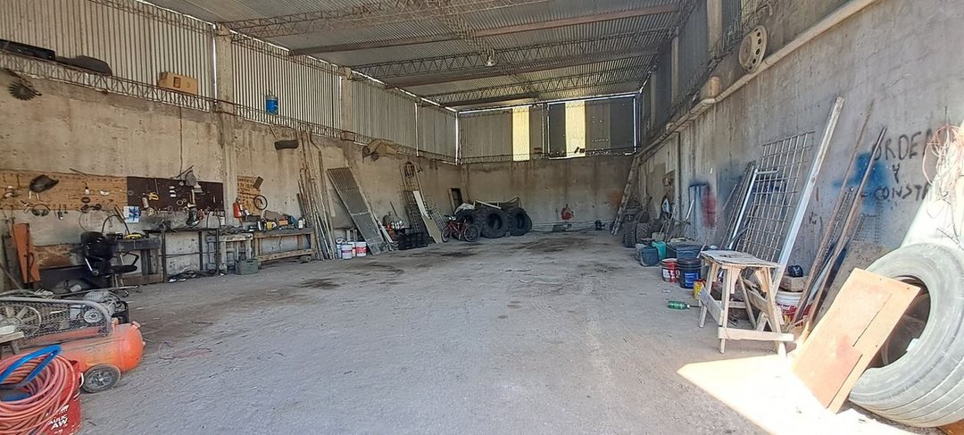Venta/permuta depósito en zona industrial - Merlo.