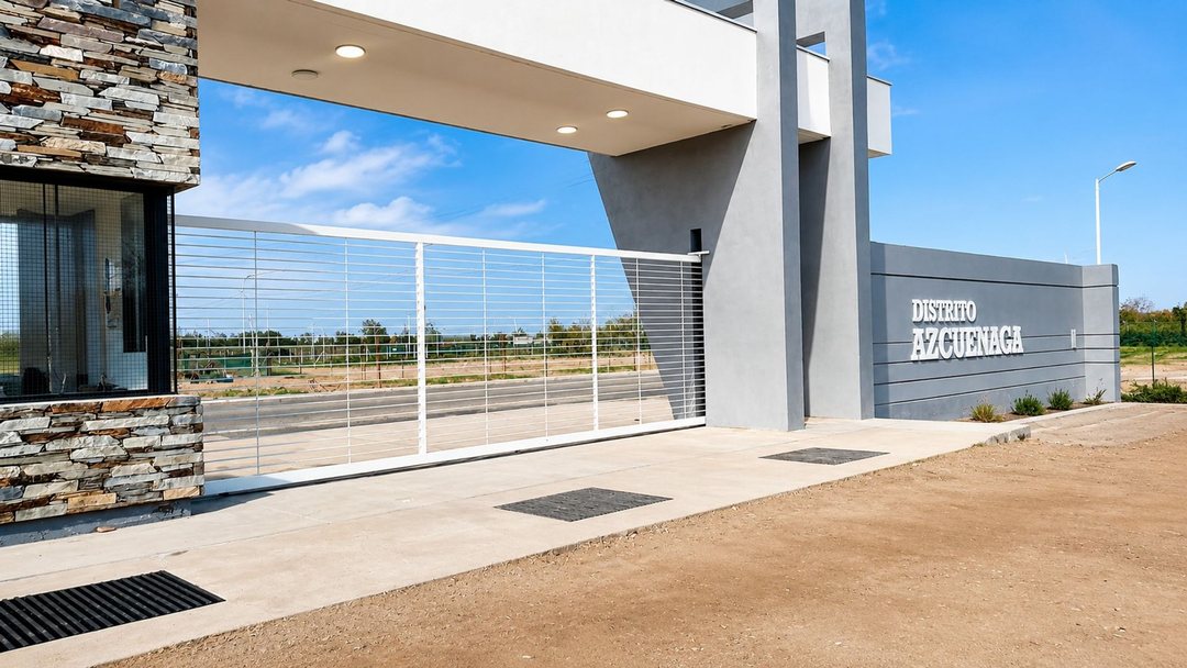 Venta de lote en Distrito Azcuenaga