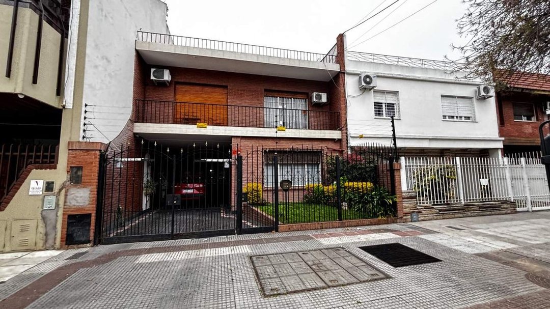 4 AMBIENTES VILLA DEL PARQUE  GALPON FINANCIACION