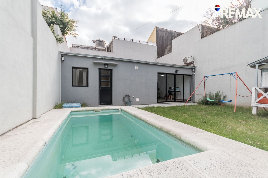 VENTA HAEDO CASA JARDIN PILETA COCHERA APTO CREDIT