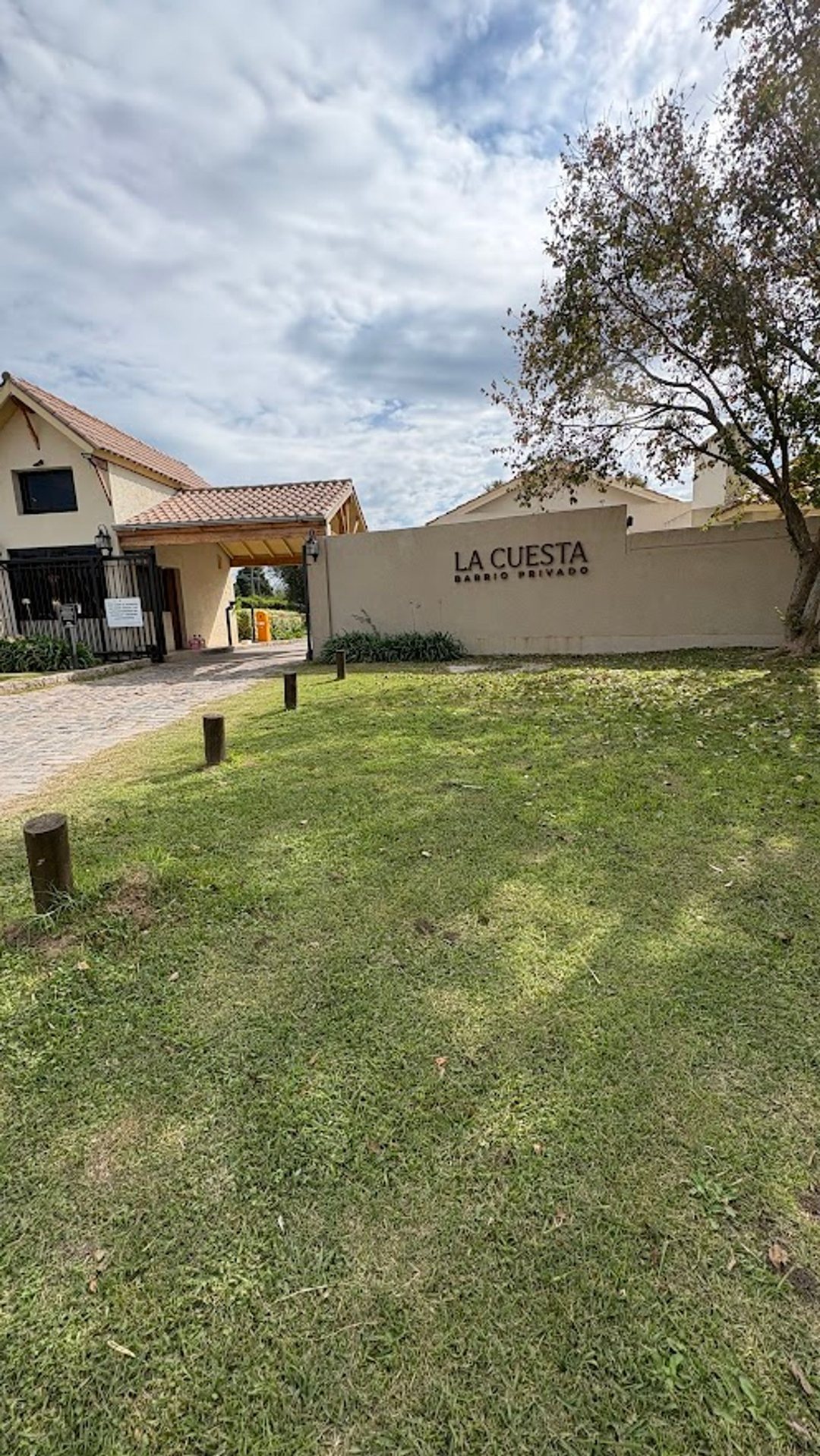 CASA 4 AMB. - PILETA - BARRIO PRIVADO - MANZANARES
