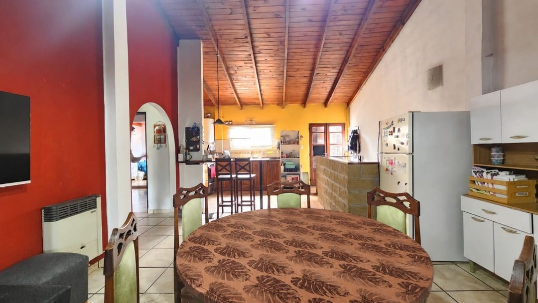 Venta en Bloque casa mas Local. Muñiz. San Miguel