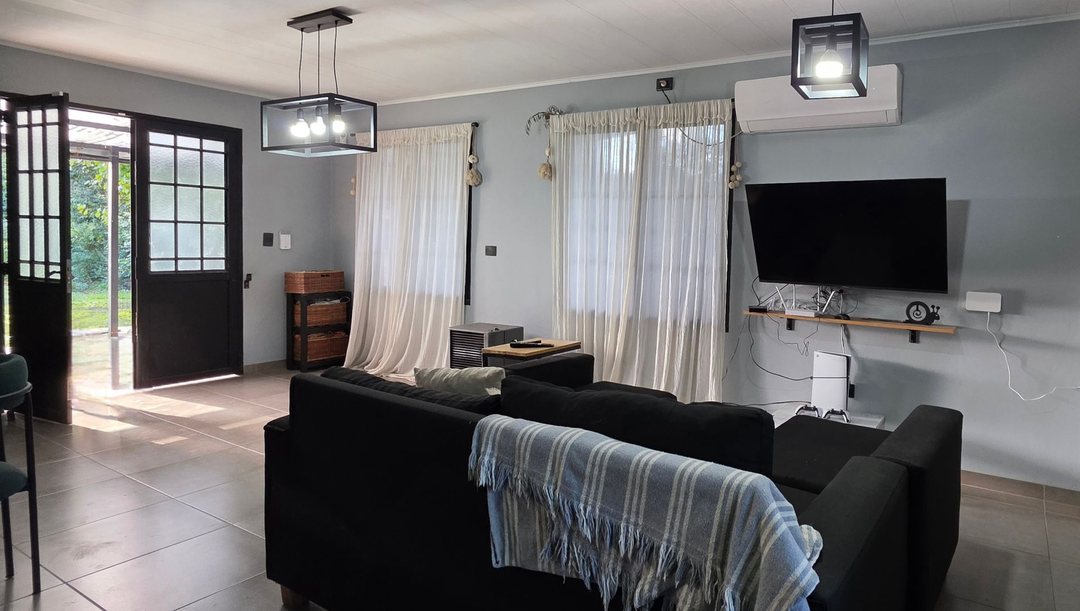 VENTA CASA 3AMB TORTUGUITAS PILETA QUINCHO 2 AÑOS