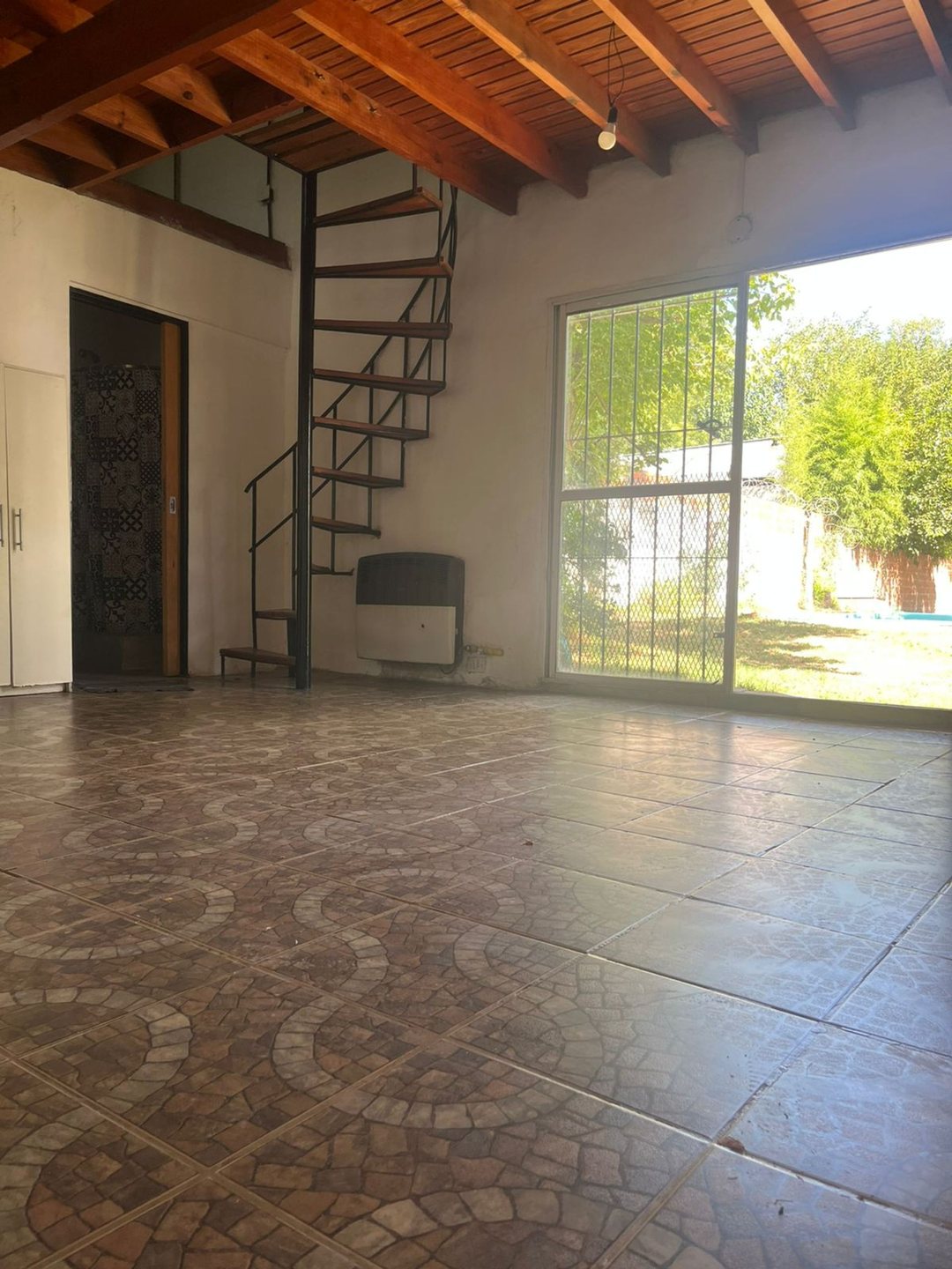 VENTA QUINTA CASA 2AMB+ DPTO MONOAMB-PILETA-MORENO