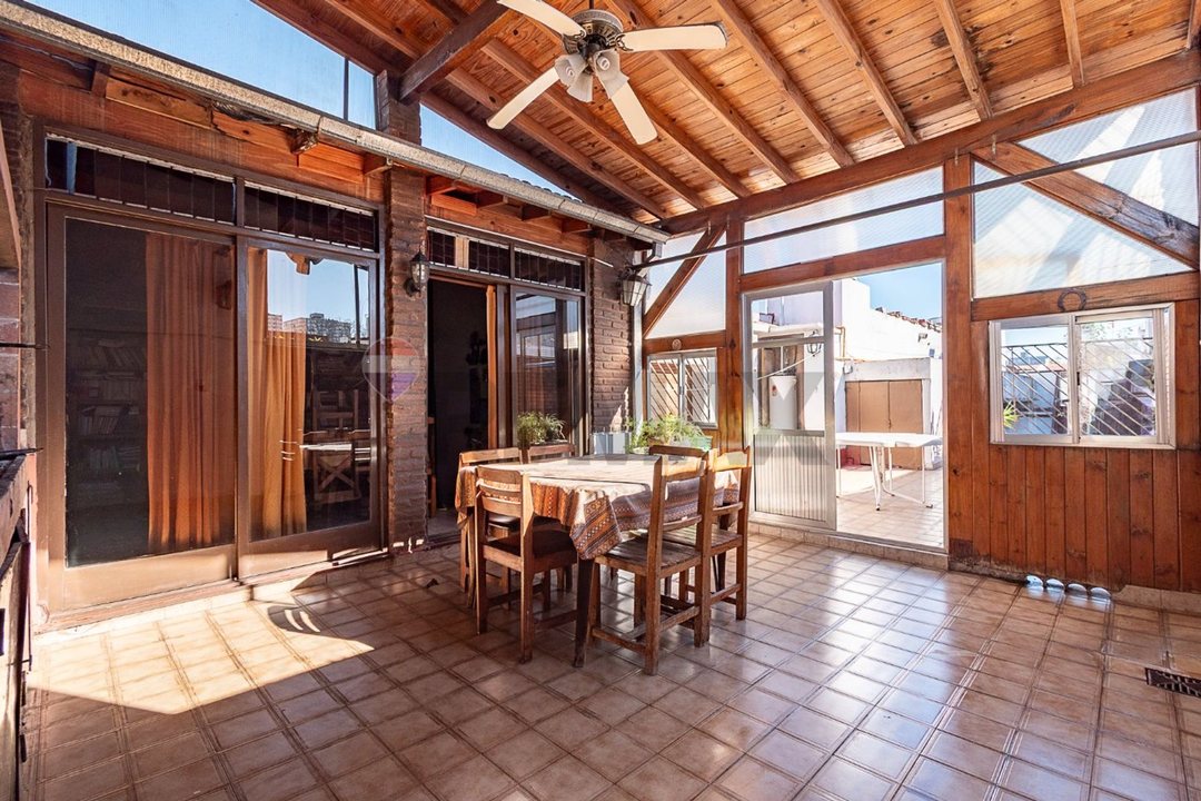 Venta casa con 2 unidades en block multifami Boedo