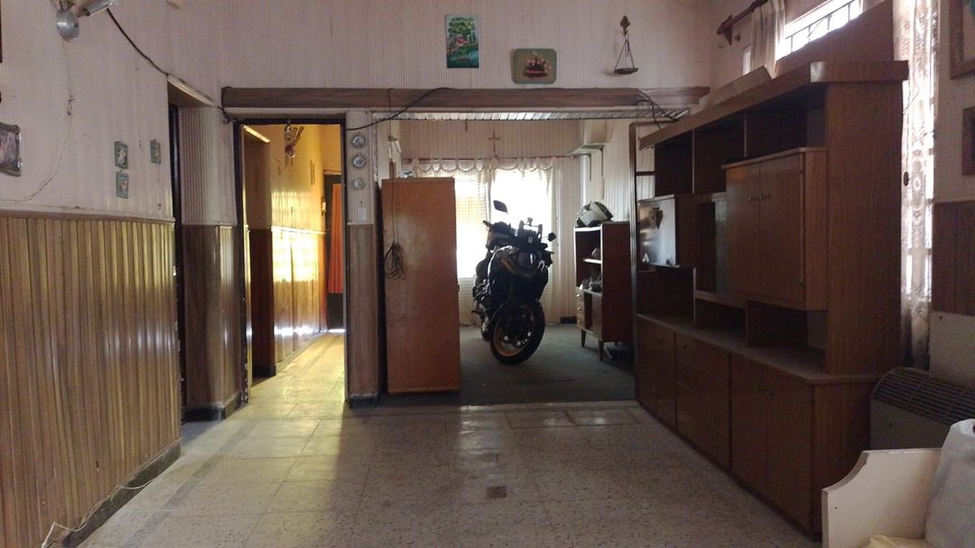 CASA A RECICLAR EN BARRIO AZCUENAGA