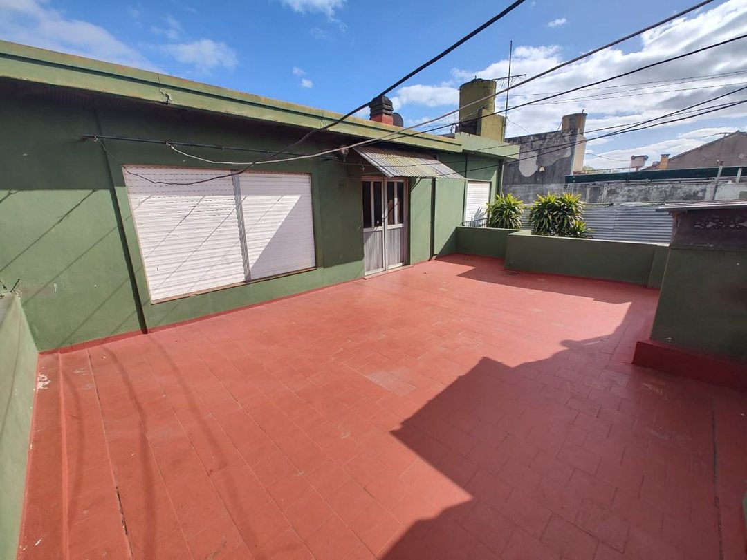 VENTA CASA 4 AMBIENTES EN VILLA DOMINICO