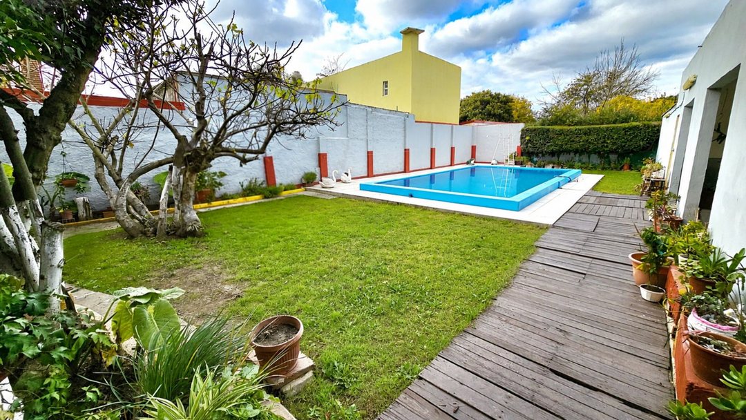 VENTA CASA + DPTO + GALPON MORENO PASO DEL REY