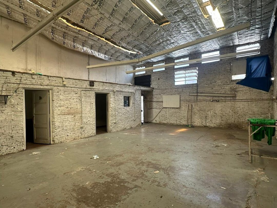 EN VENTA GALPON - DEPOSITO EN MATADEROS