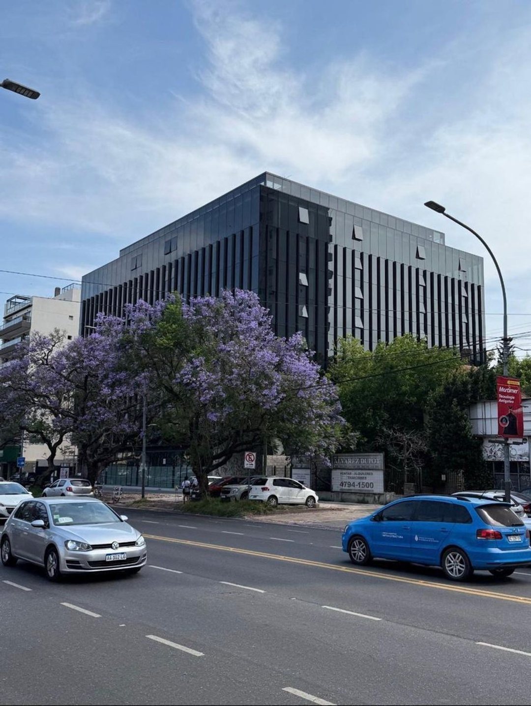 ALQUILER OFICINAS EN VTE LOPEZ CON COCH A ESTR