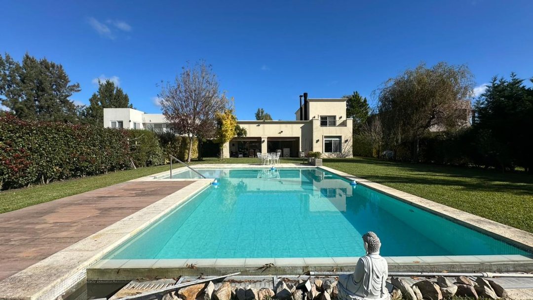 Casa en venta en Miralagos