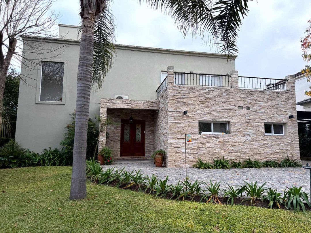 VENTA CASA 4 AMB. B. LOS POTRILLOS FATIMA PILAR