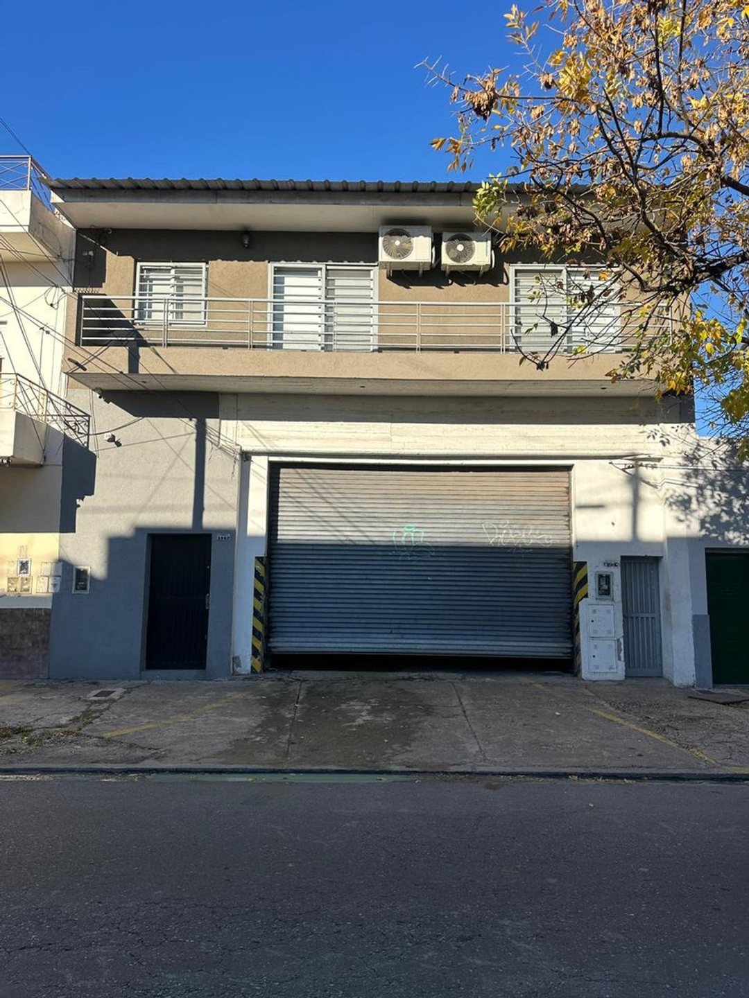 Deposito + Casa 3 ambientes con QUINCHO Y TERRAZA