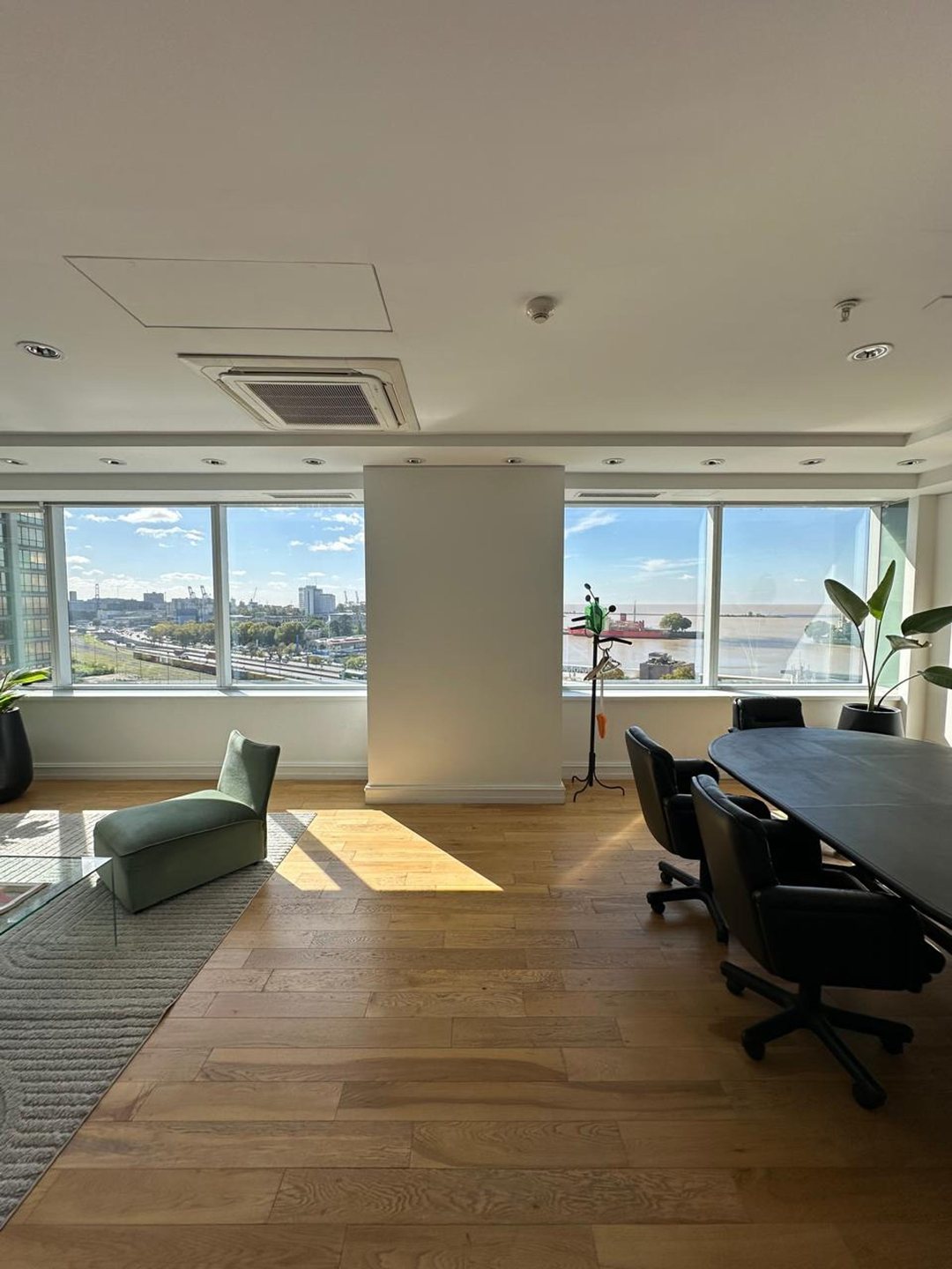 OFICINA EN ALQUILER TORRE CATALINAS PLAZA PISO 10