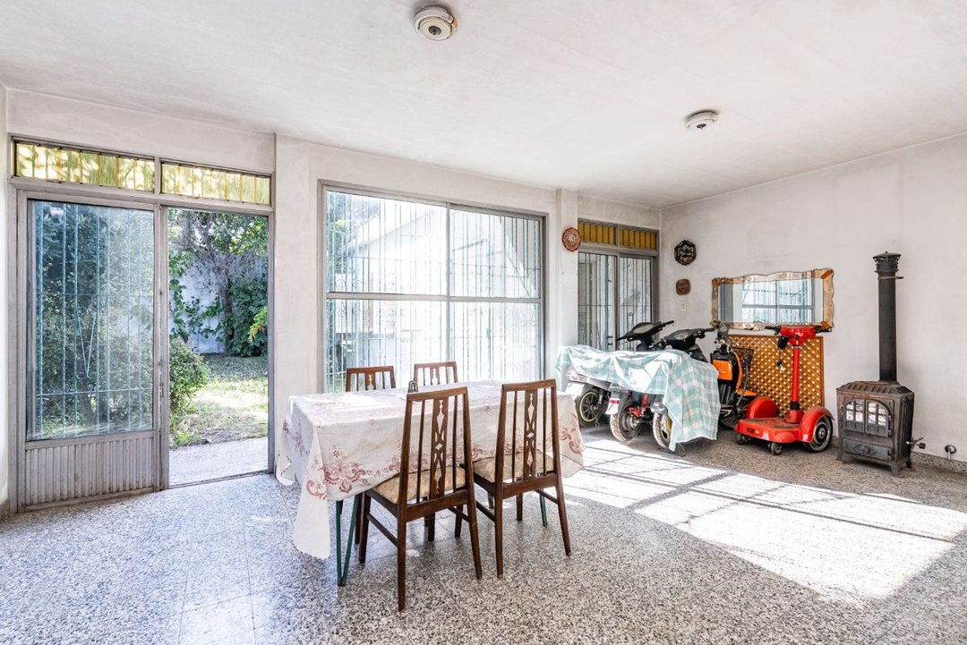 VENTA CASA PARQUE QUINCHO COCHERA SAN JUSTO