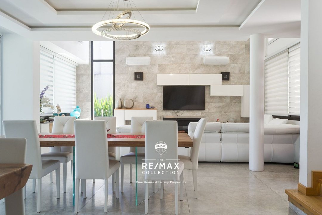 CASA EN VENTA SAINT THOMAS OESTE CUOTAS PERMUTA