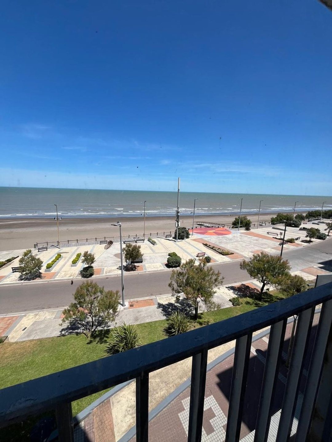 DEPARTAMENTO CON VISTA AL MAR EN MONTE HERMOSO