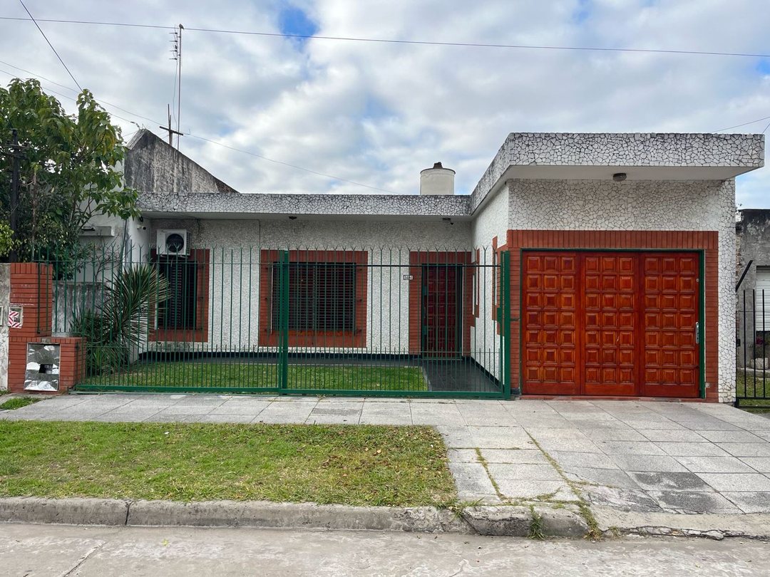 VENTA CASA 4 AMBIENTES PATIO COCHERA SAN JUSTO