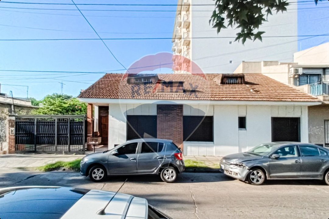 Casa en venta 4 amb en Morón C/quincho y garage
